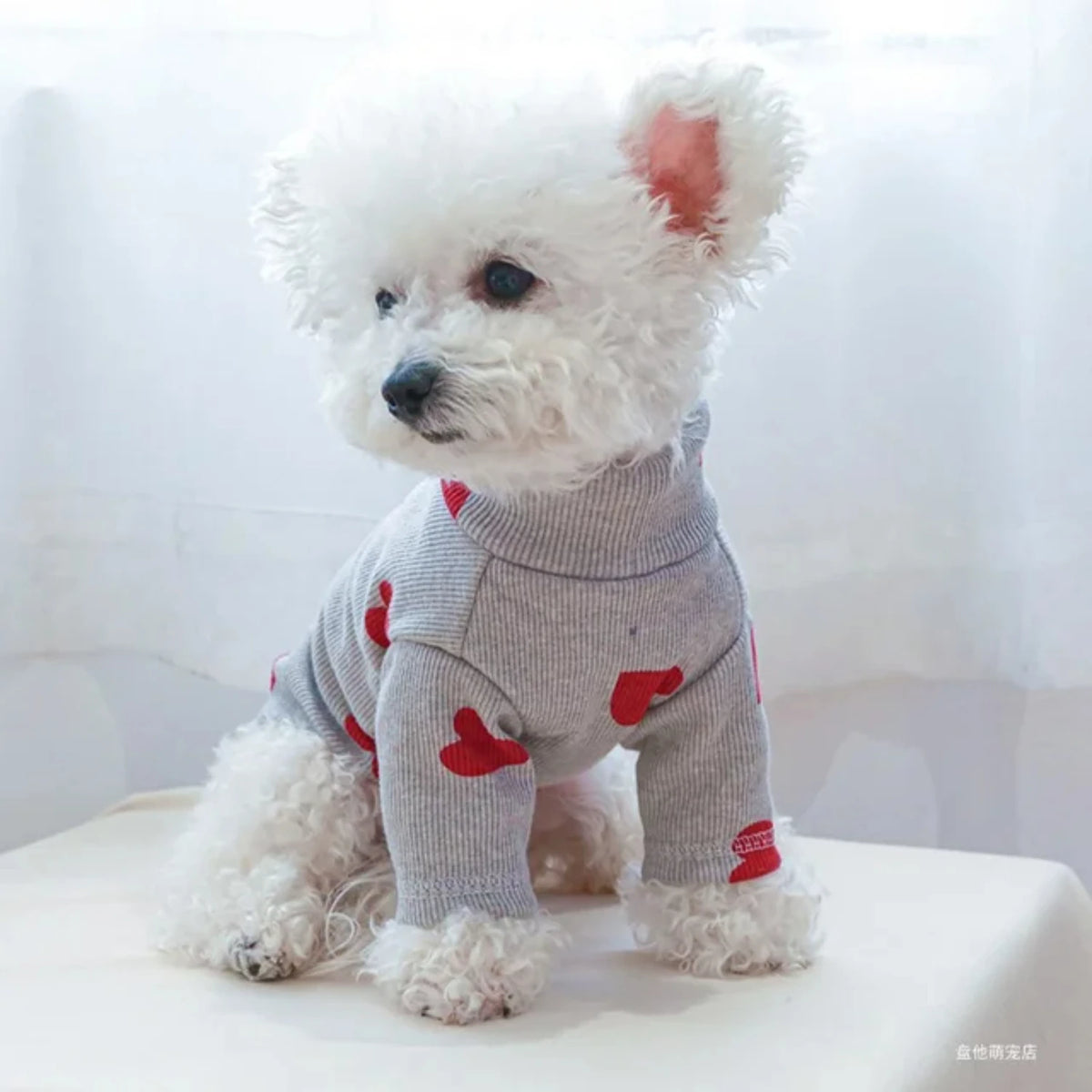 I YAN dog and puppy clothes shirt with love print, suitable for small dogs, pets, and cats for all seasons, Valentine's Day style.