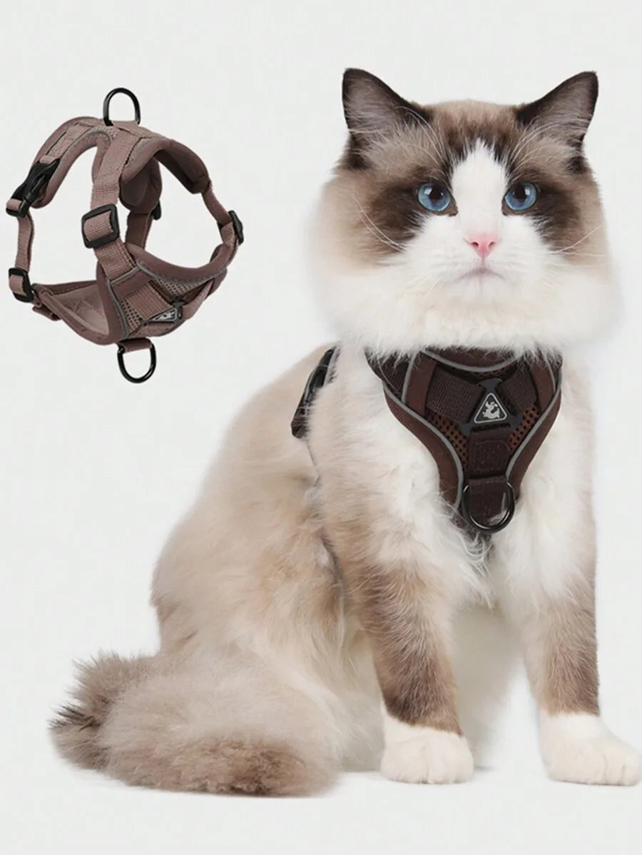 Reflective pet harness and leash set for dogs and cats, adjustable small dog chest strap with soft mesh, escape-proof I YAN brand.