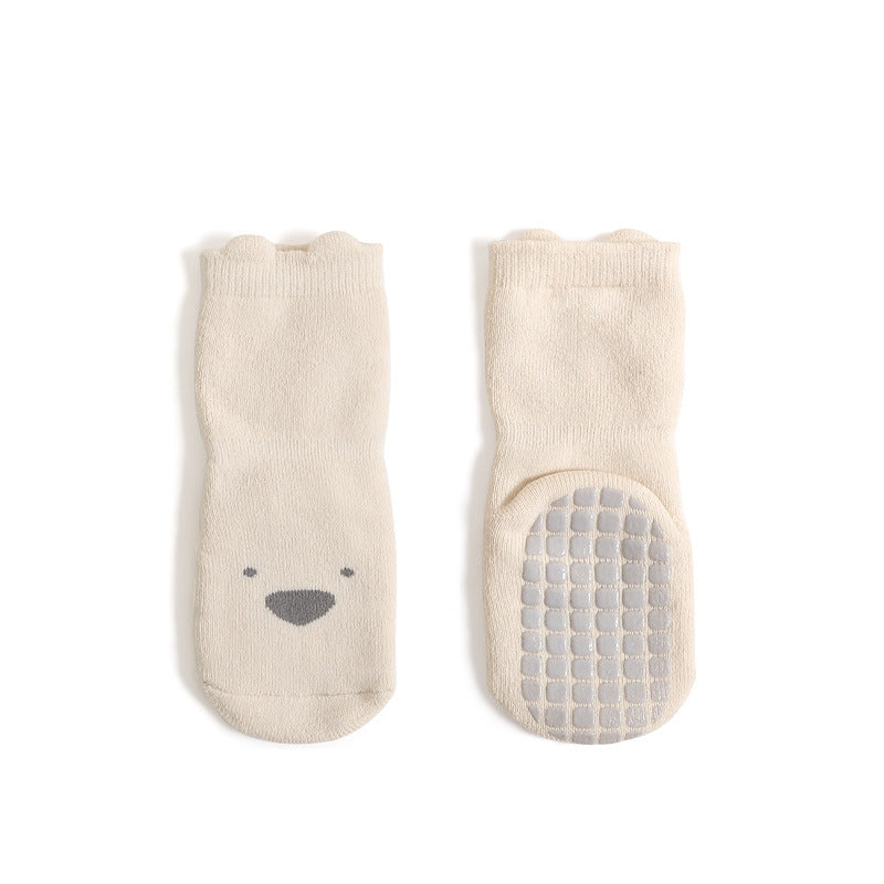 Combed cotton socks for boys and girls by I YAN, featuring colorful, soft, and comfortable children's footwear.