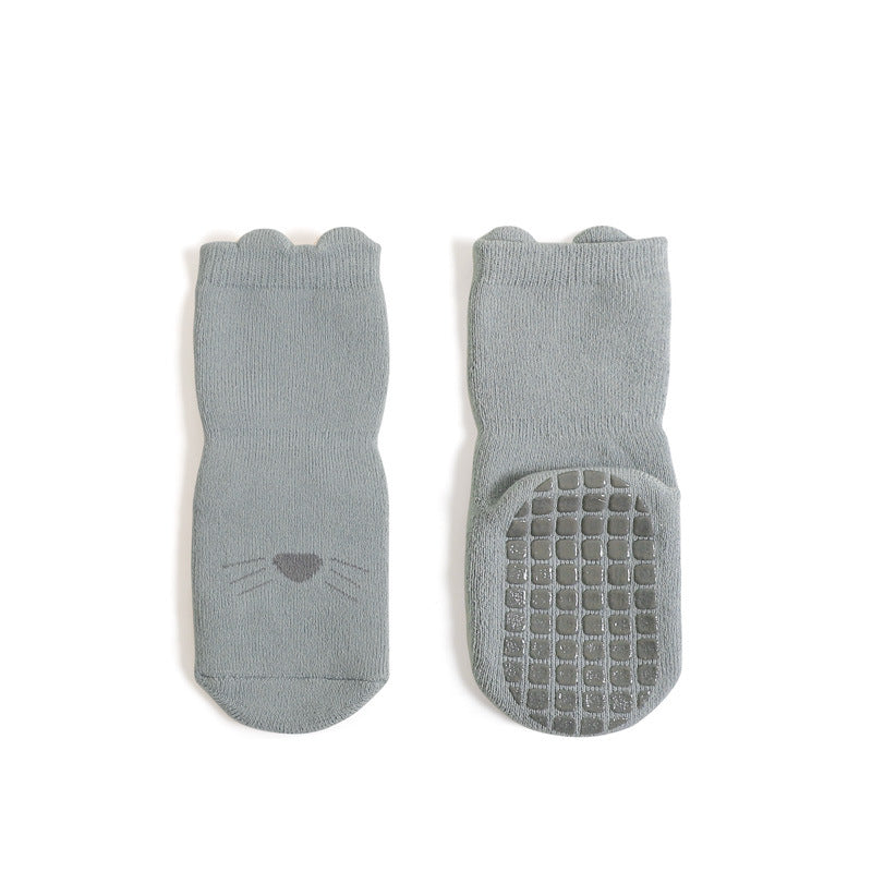 Combed cotton socks for boys and girls by I YAN, soft and comfortable, featuring colorful striped design suitable for kids.