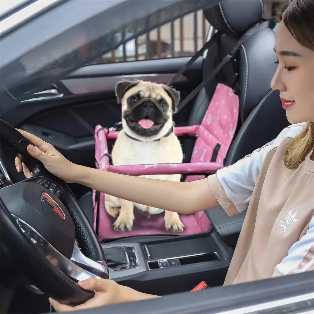 Foldable I YAN pet safety seat bag with breathable fabric, portable travel mat and non-slip surface for small to medium dogs in car.