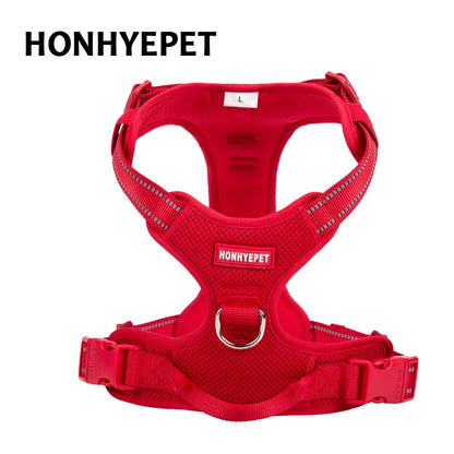 I YAN Truelove pet harness for medium and small dogs, explosion-proof chest strap, designed for outdoor safety, fits Golden Retrievers.