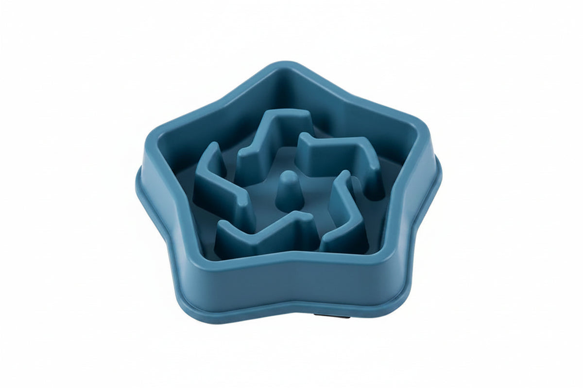 I YAN anti-choke slow feeder bowl for cats and dogs with a textured surface to promote slower eating and prevent choking.