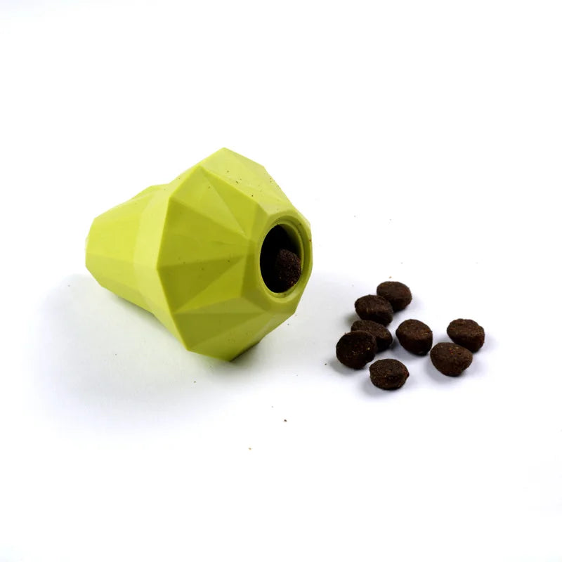 I YAN rubber dog chew ball with squeaker, designed for play, teeth cleaning, and dispensing treats for puppies and dogs.