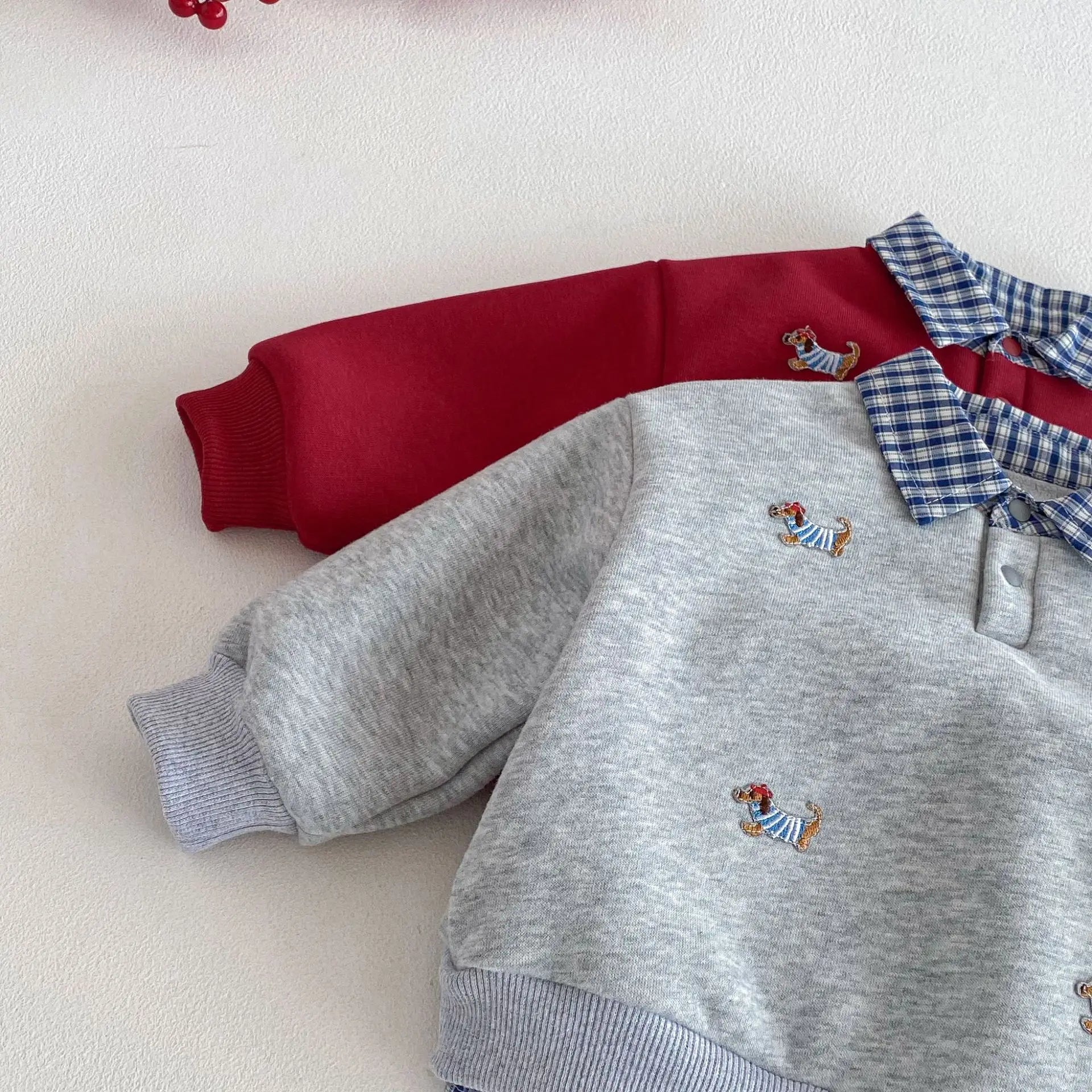 Children's Hoodie 2025 New Winter Boys' Fashionable Lapel and Fleece Pullover, Baby Red New Year's Clothing