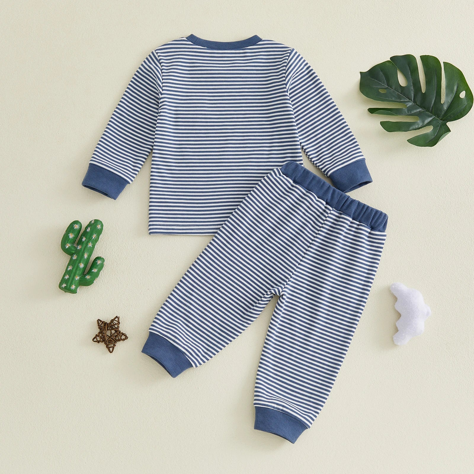 I YAN toddler crew neck sweatshirt with striped and embroidered bear print, featuring a striped neck and fall-themed design.