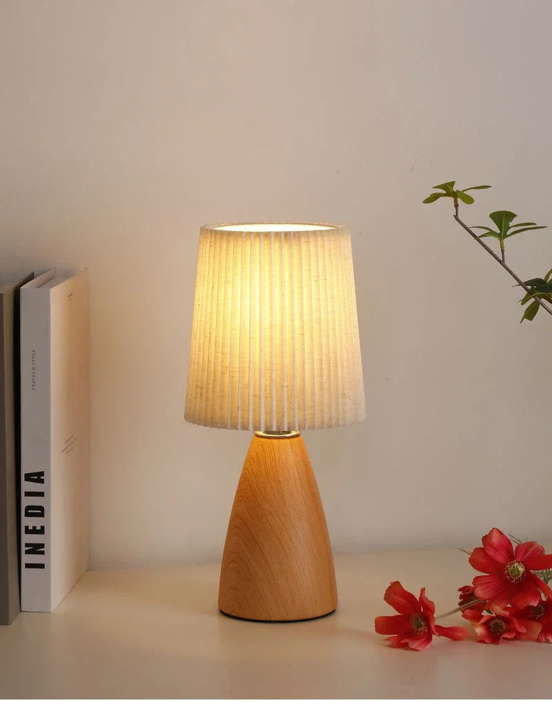 Retro LED Table Lamp Bedroom Fabric Pleated USB Study For Home Room Decor Desktop Decorative Ambiance Bedrooms LED Bedside Lamps
