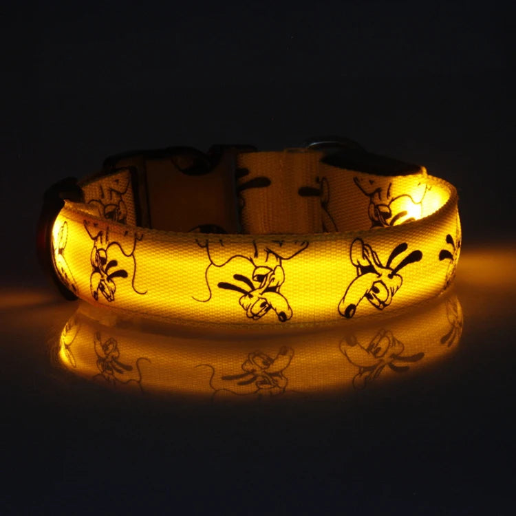 Bright LED dog collar by I YAN featuring luminous safety glow and durable nylon material for nighttime visibility.