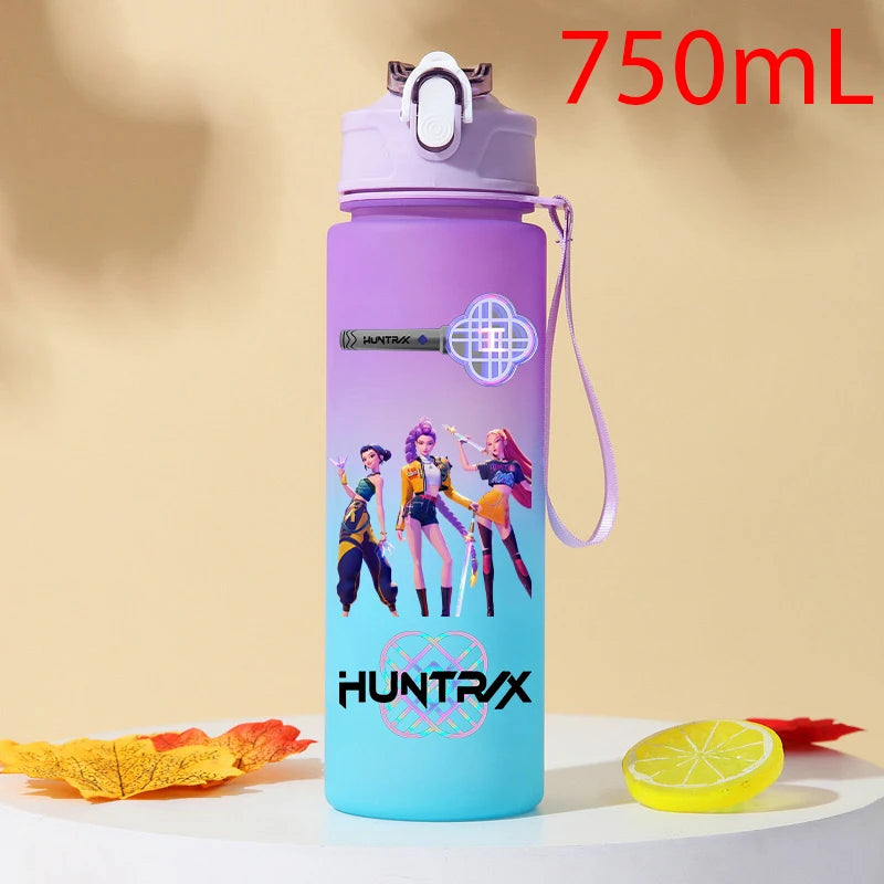 I YAN Demon Hunters 750ml plastic water bottle featuring KPop HUNTRX design and warrior-themed graphics.