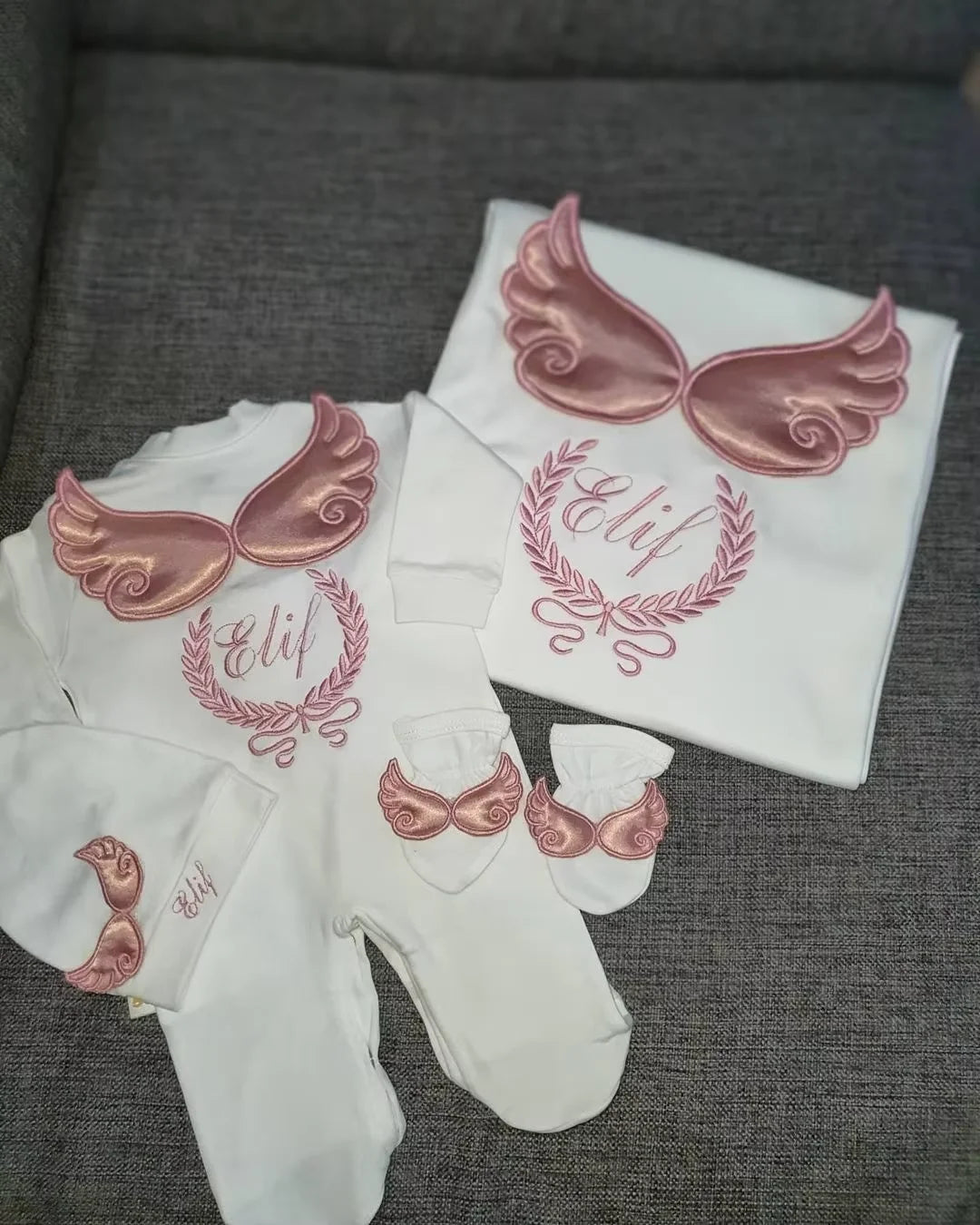 Personalized Angel Wings Newborn Gift Set – 5-Piece Embroidered Cotton Layette - I YAN