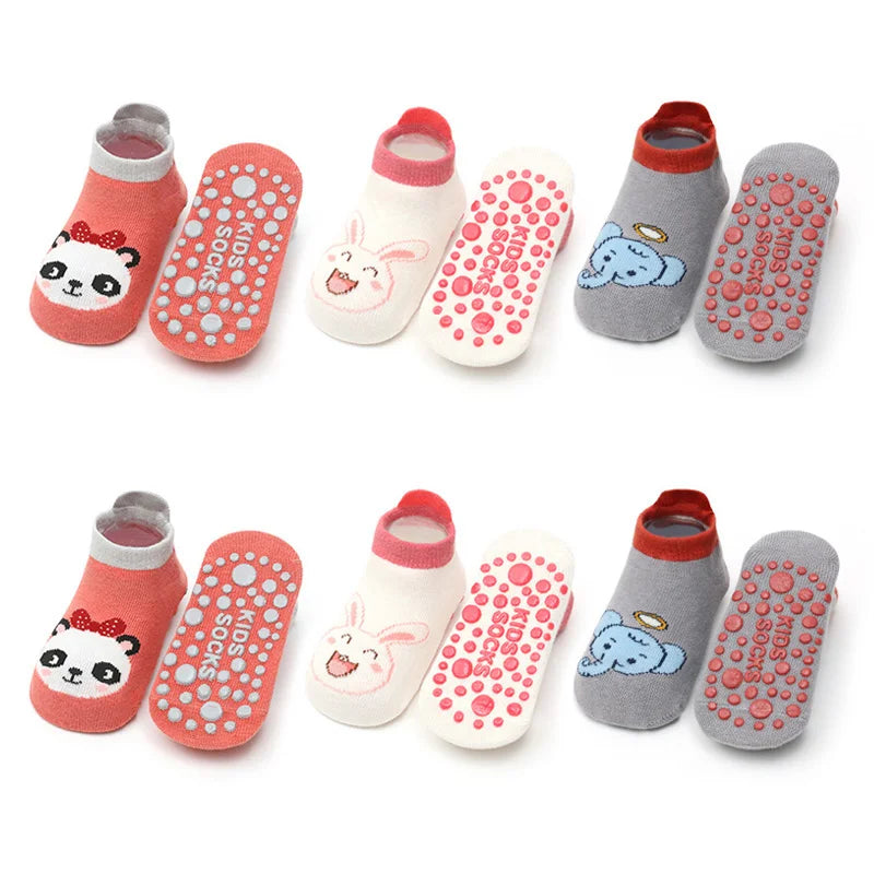 Six pairs of I YAN kids cotton socks featuring cute cartoon animal patterns, breathable, comfy, and non-slip for babies.