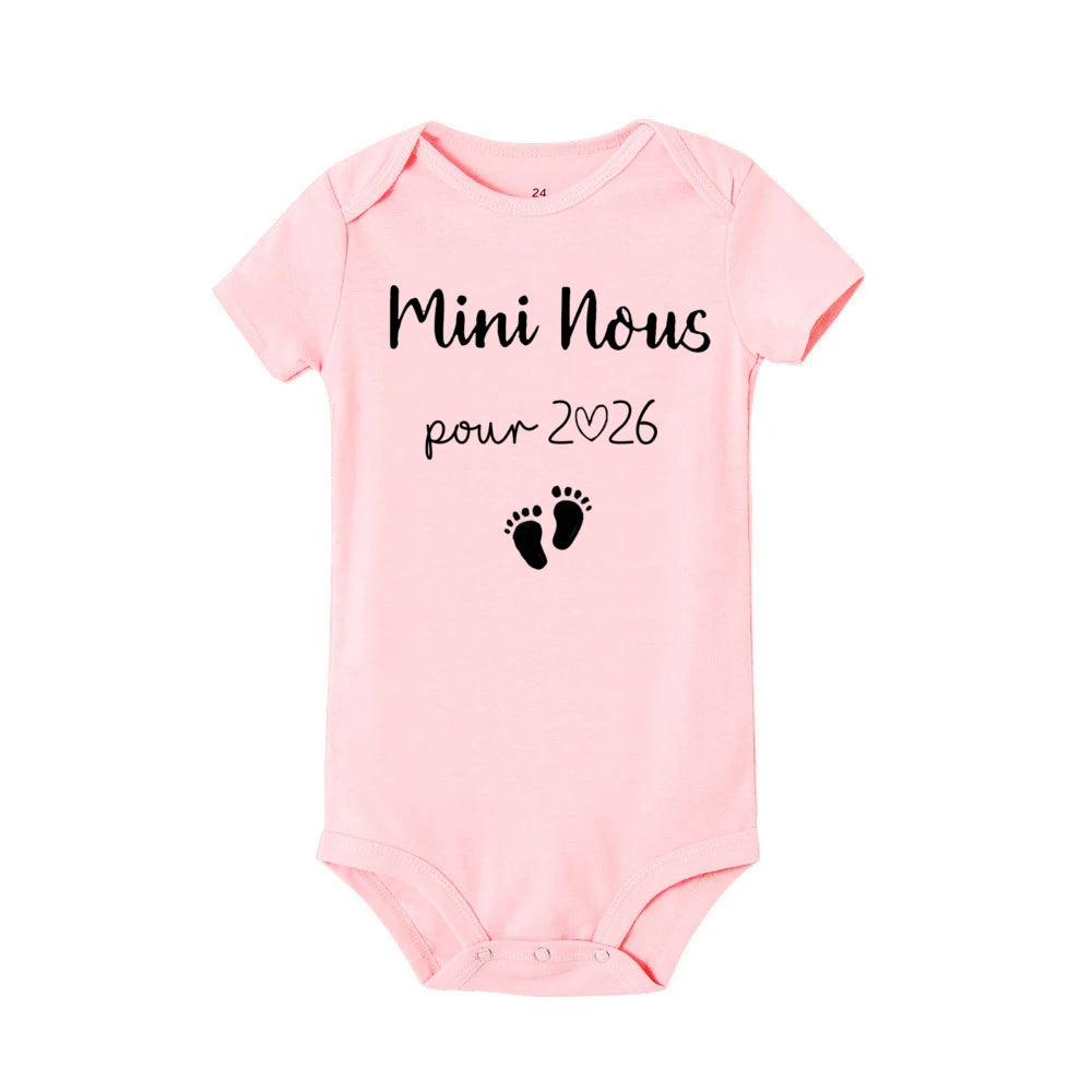 Mini Us in 2026 Print Baby Romper Casual Short Sleeve Infant Jumpsuit Boys Girls Bodysuit Summer Pregnancy Announcement Clothes