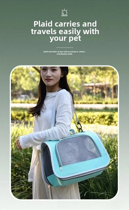 Breathable I YAN pet carrier handbag for cats and small dogs, portable summer travel bag with shoulder strap and ventilation.