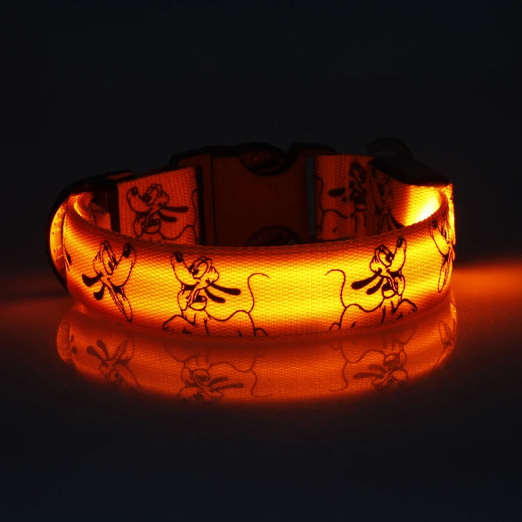 I YAN LED dog collar light glowing nylon pet collar with luminous and bright illumination for nighttime safety.