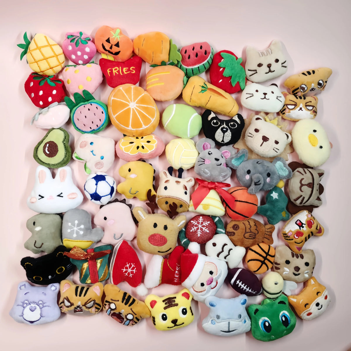 I YAN plush pet toy set for cats with catnip, scented mini chew toys for kittens, teeth grinding, and playful pet supplies.
