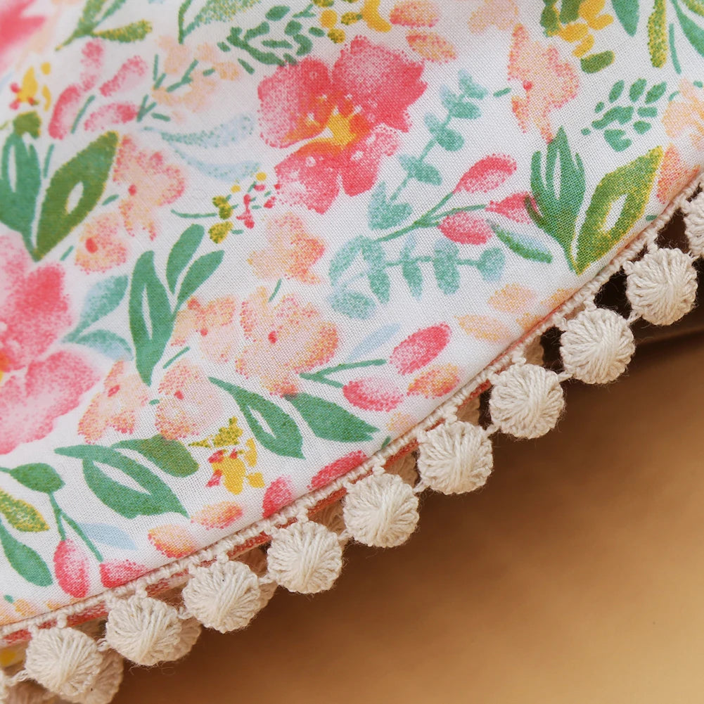 Set of three flower print cotton linen baby bibs, elastic nylon headband, and double-deck saliva towel by I YAN for feeding and burping.