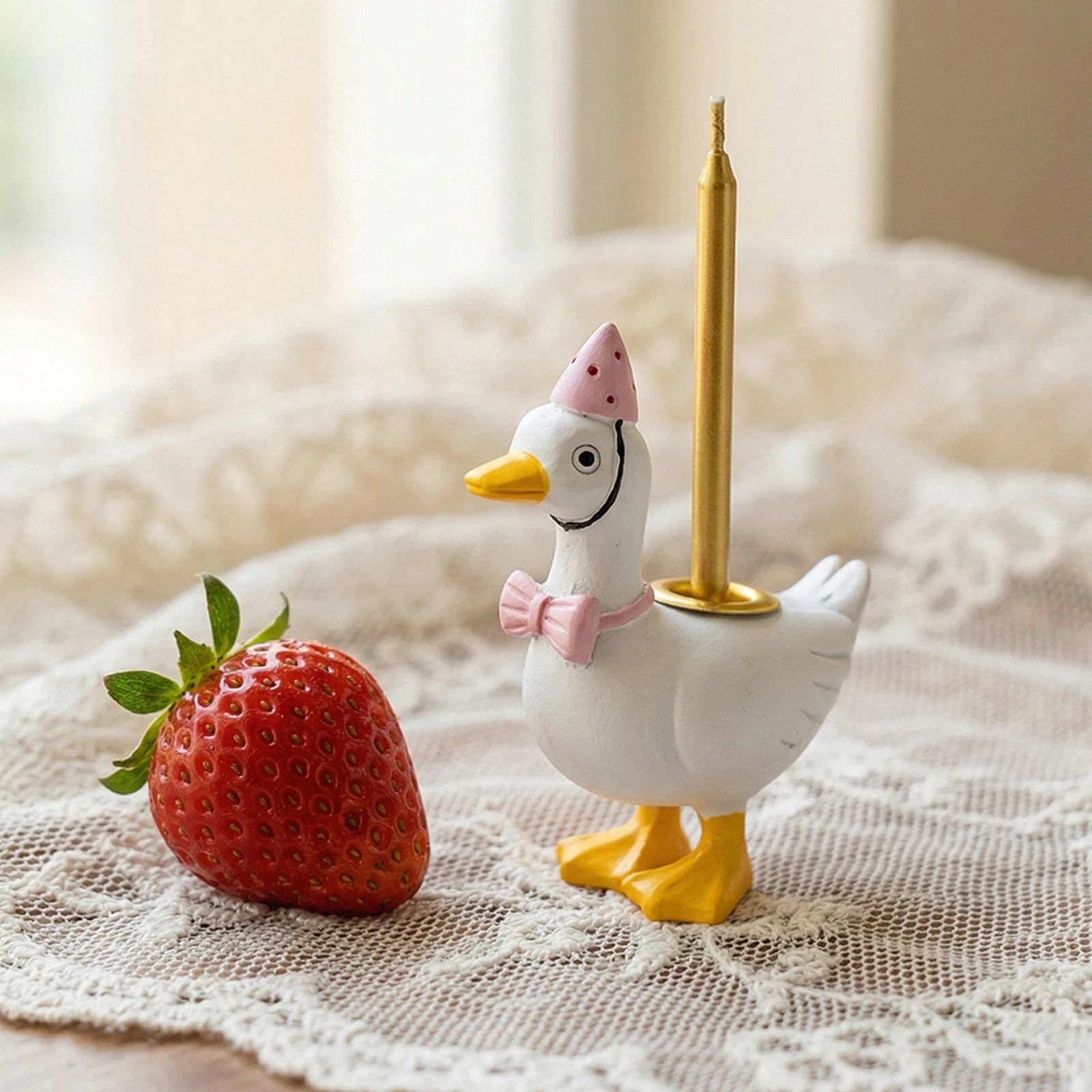 2Pcs Resin Goose Cute Cake Topper Stand Candlestick Cake Candle Holders Birthday Party Supplies for Celebrations Decoration