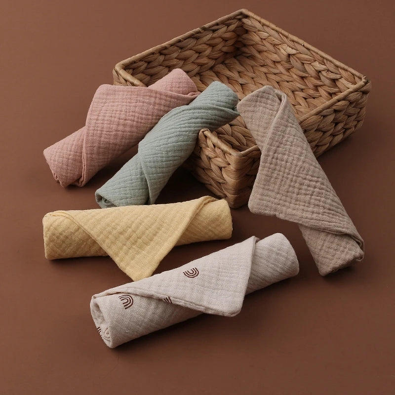 Set of 5 I YAN square cotton baby face towels and burp cloths, soft, absorbent, and ideal for feeding and cleaning babies.