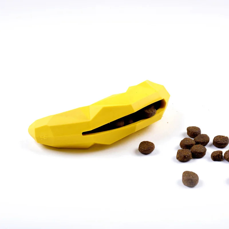 I YAN rubber dog ball chew dispenser with squeaking feature, designed for play, teeth cleaning, and feeding treats for puppies and dogs.
