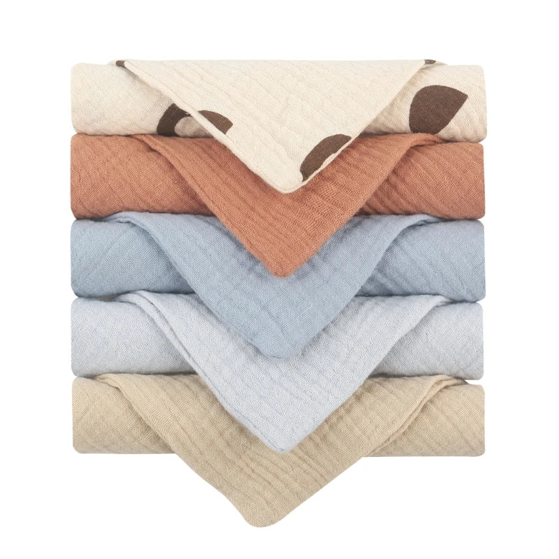 Set of 5 I YAN square cotton baby face towels and burp cloths, soft, absorbent, ideal for feeding and cleaning babies.