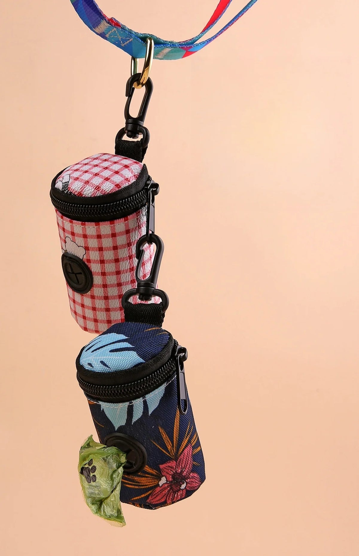 Durable I YAN pet dog poop bags with holder for outdoor walks and hikes, easy waste disposal for training and outdoor use.