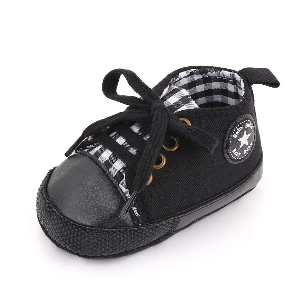 I YAN baby canvas sneakers for boys and girls with soft soles, non-slip design, perfect for first steps and toddler walking.