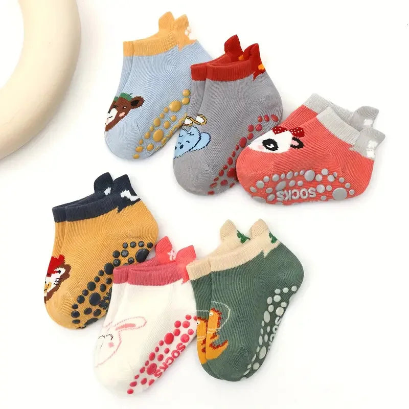 Six pairs of I YAN kids cotton socks with cute cartoon animal patterns, breathable, comfy, and non-slip for babies.