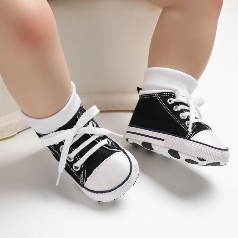 Baby toddler anti-slip canvas sneakers by I YAN, featuring star design, ideal for first walkers, boys and girls.