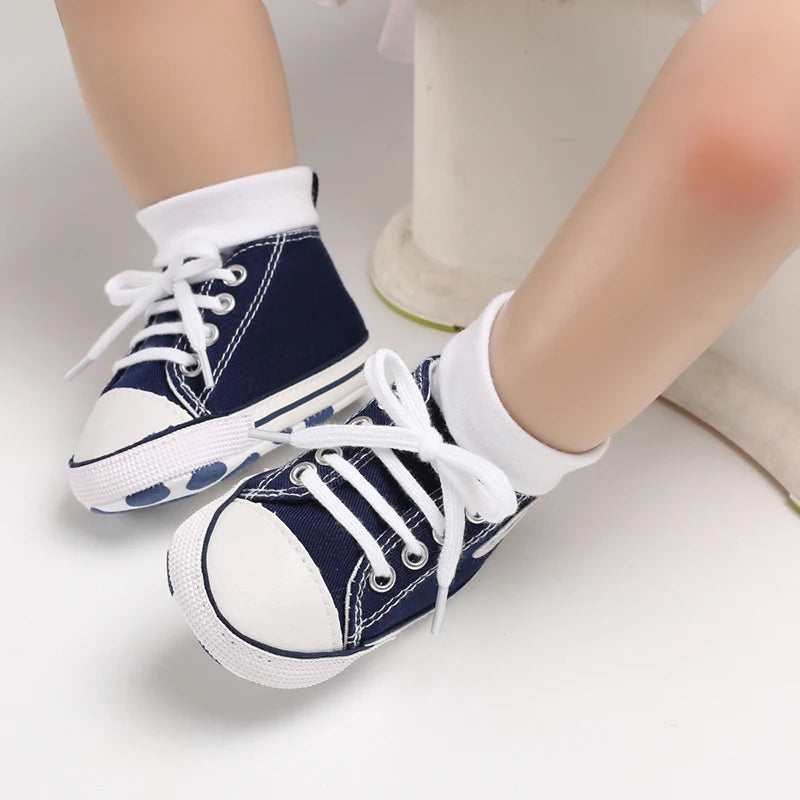 I YAN infant toddler anti-slip canvas sneakers with star design, suitable for newborns and first walkers, for boys and girls.