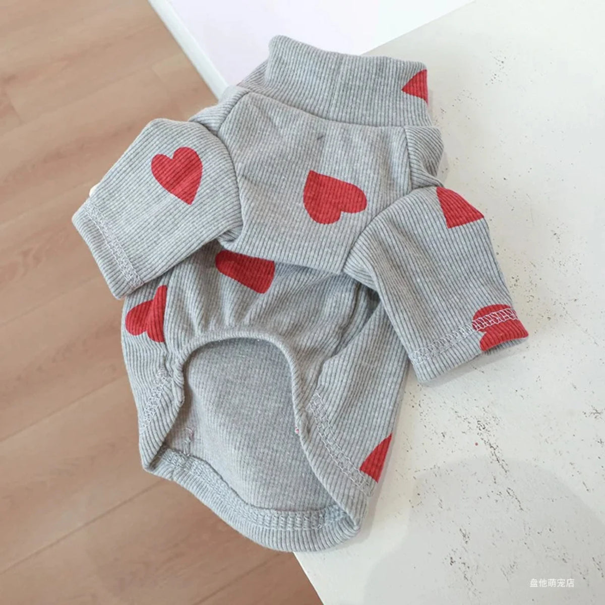 Pink Valentine's Day dog puppy shirt with love print for small dogs, suitable for all seasons, by I YAN.