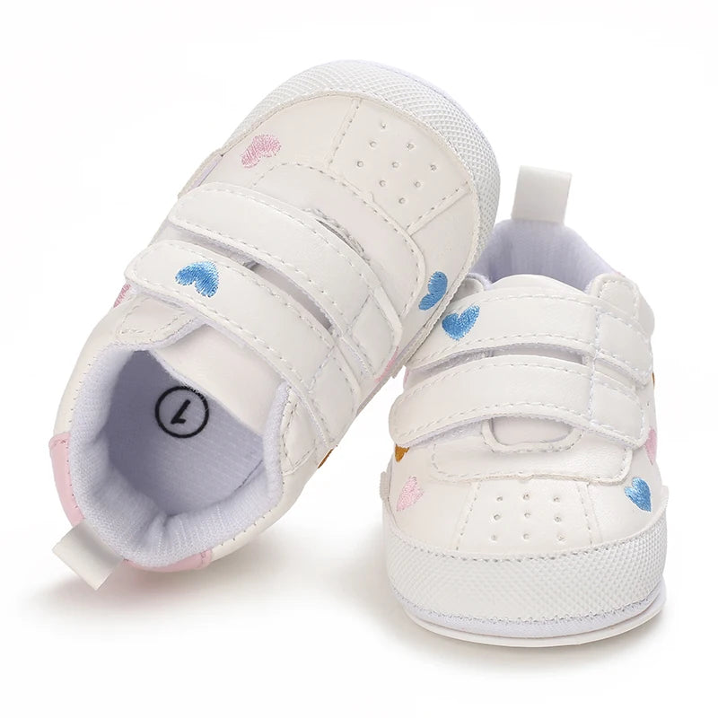 Soft sole baby girl crib shoes by I YAN, cute toddler prewalker sneakers for 0-18 months, ideal for first steps and walking.