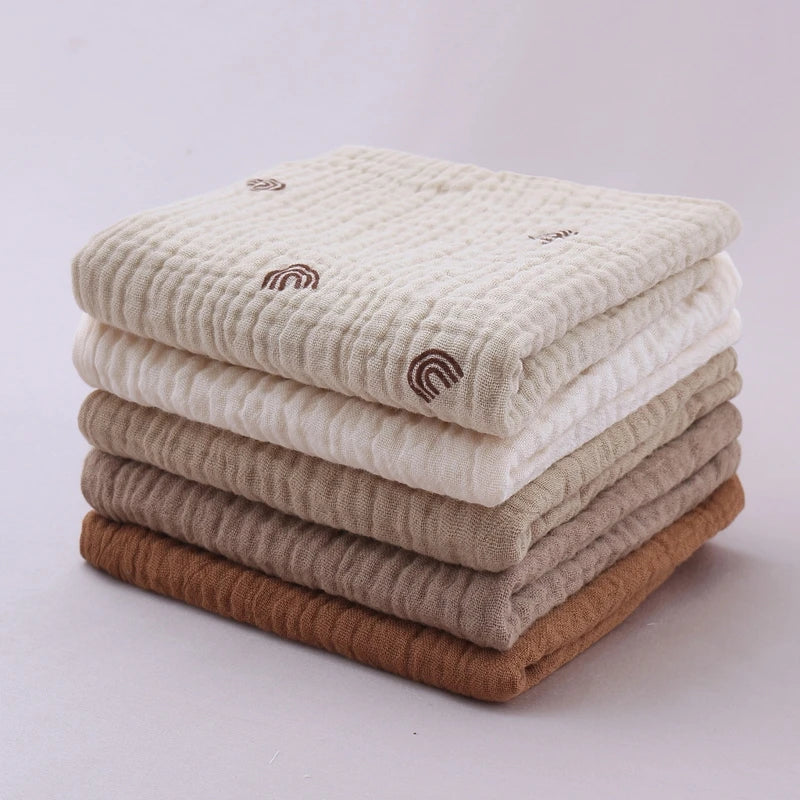 Set of 5 I YAN cotton baby face towels and burp cloths, soft, absorbent, and suitable for feeding, wiping, and gentle cleaning.