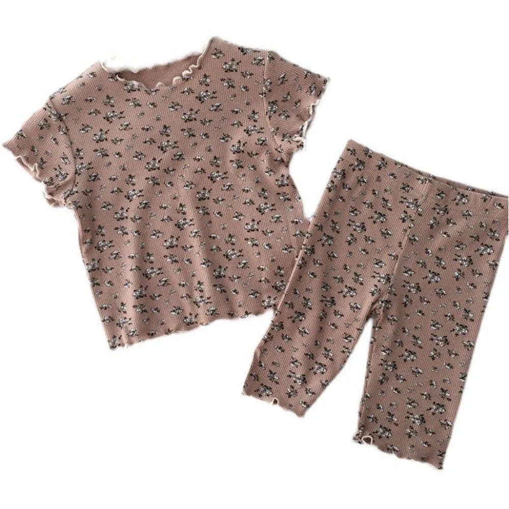 Kids' summer short sleeve T-shirt and pants set by I YAN, featuring a round neck, floral print, casual home wear.