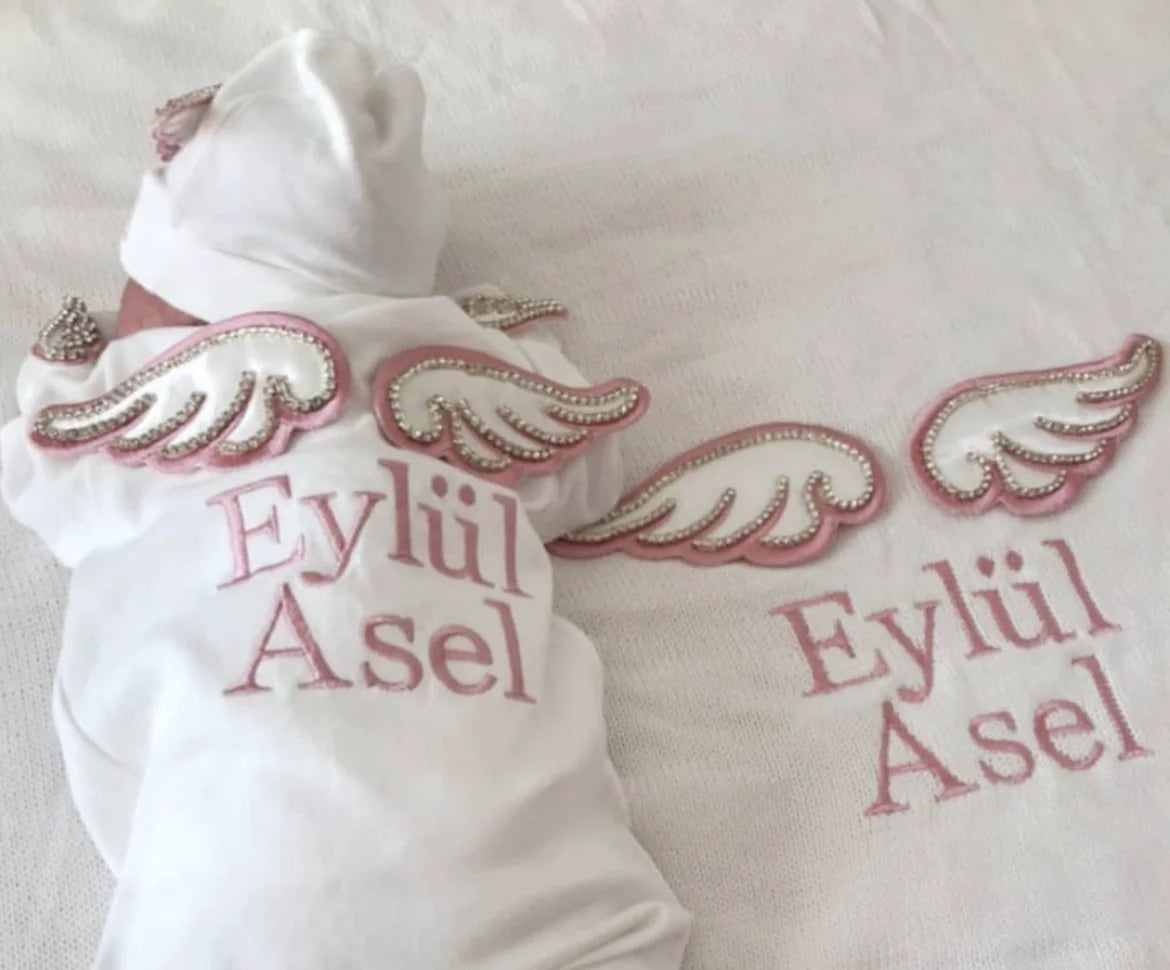 Personalized Angel Wings Newborn Gift Set – 5-Piece Embroidered Cotton Layette - I YAN