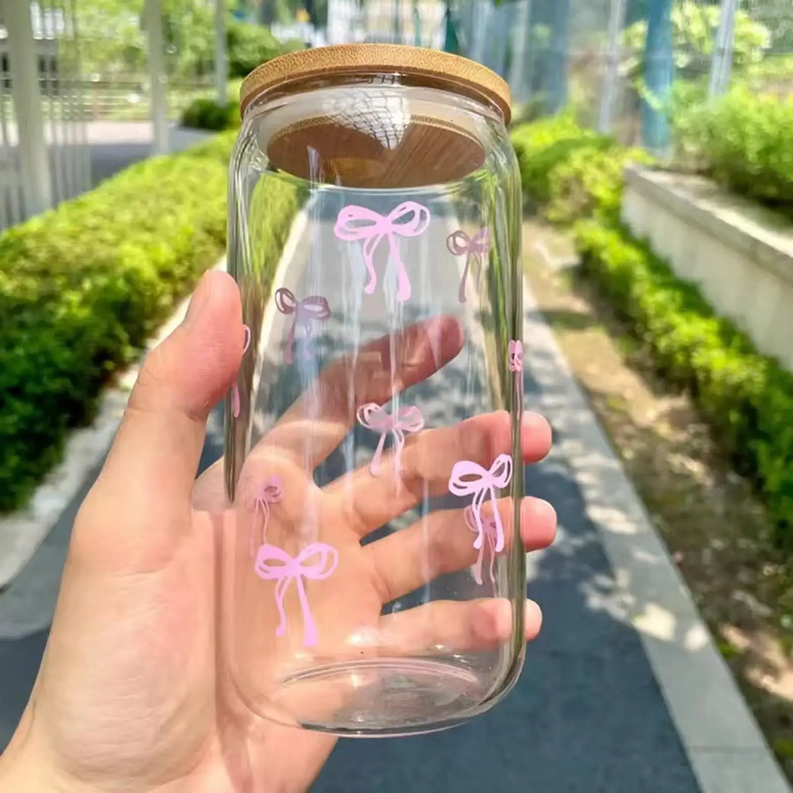 Bow Shape Glass Cup with Lid Straw 500ml Cute Aesthetic Drinkware Iced Coffee Tumbler Matcha Tea Bottle for Women Girls Gift
