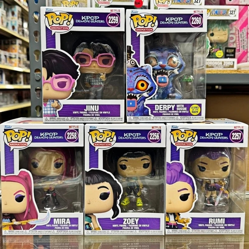 Collectible K-Pop Witch Hunter Squad figures featuring Rumi, Zoey, Mirai, Jinu, Derpy, and Sussie from I YAN.