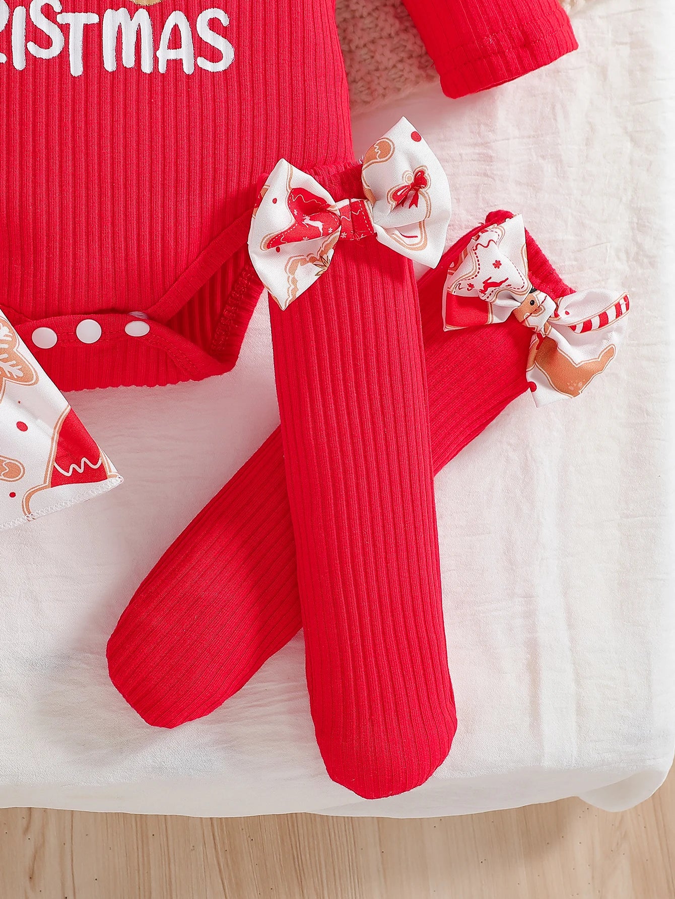 Baby girl cute Christmas costume round neck ruffled long sleeved jumpsuit and suspender jumpsuit, red bow socks and bow headband