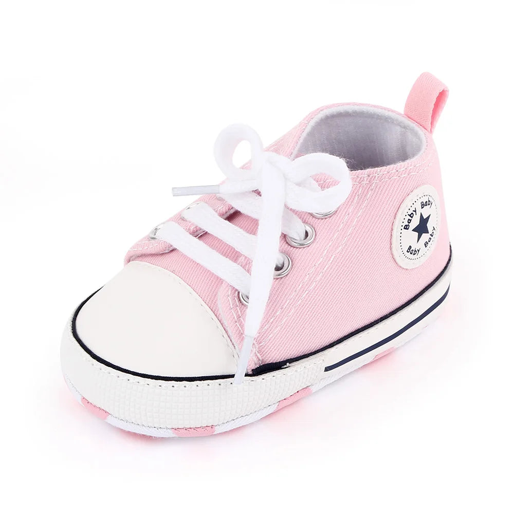 I YAN baby canvas sneakers for boys and girls, soft sole, non-slip casual shoes for newborns and toddlers, ideal for first steps.