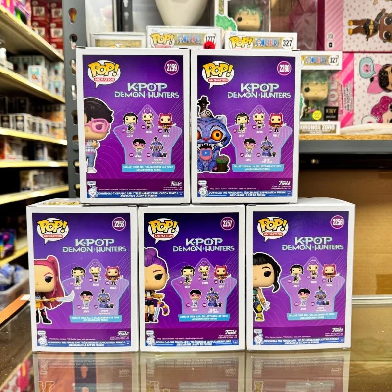 K-Pop Witch Hunter Squad collectible figures by I YAN featuring Rumi, Zoey, Mirai, Jinu, Derpy, and Sussie characters.
