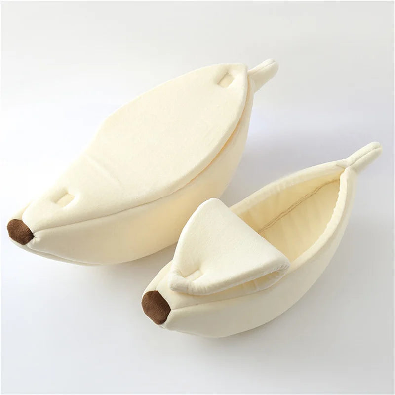 Colorful banana-shaped cat bed from I YAN, cozy and durable pet house with soft cushion for cats and small dogs.