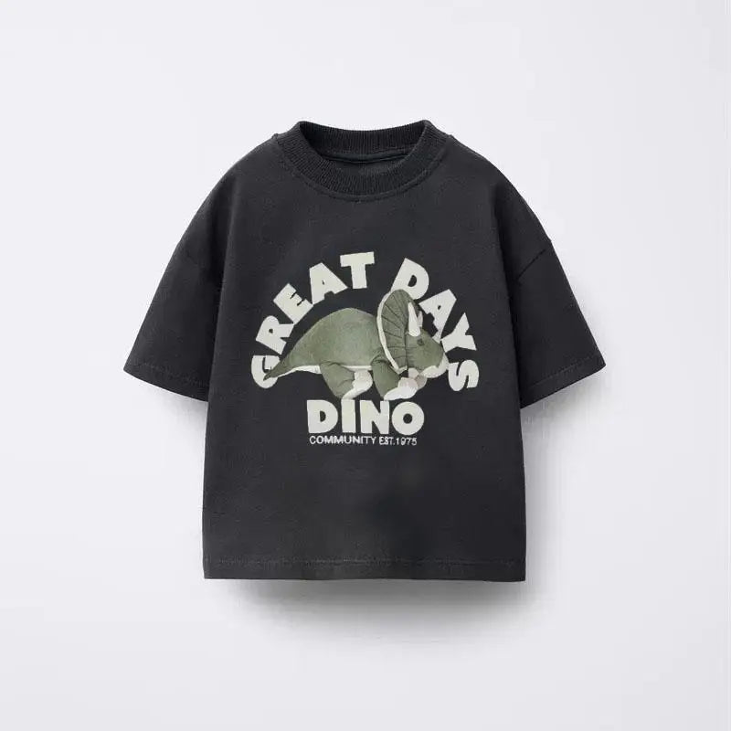 Animal pattern boys T-shirt by I YAN, summer short sleeve kids' top with round collar and playful print.