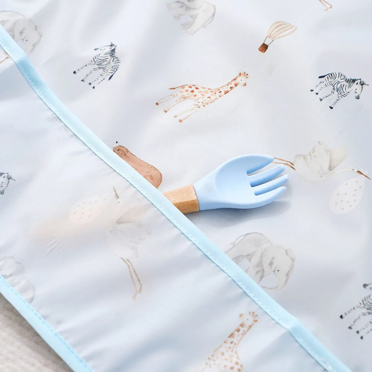 Long Sleeve Baby Bibs Water Dirt Proof Burp Cloths Cute Infant Eating Child Drawing Apron Self Feeding Bib Boy Girl 0-3 Year