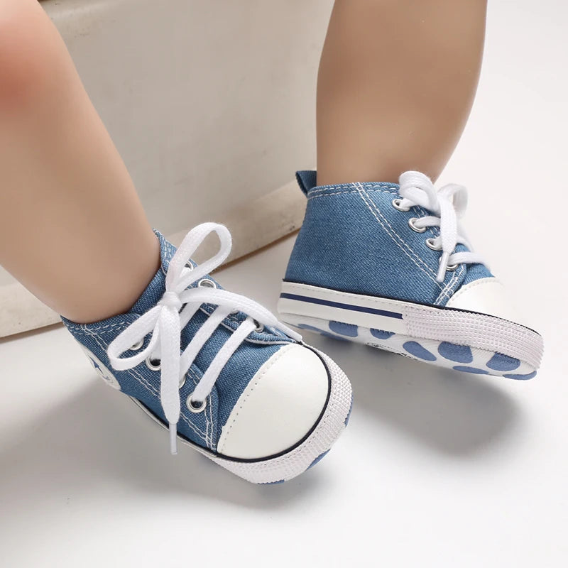 I YAN infant toddler anti-slip canvas sneakers with star design, suitable for newborns and first walkers, for boys and girls.