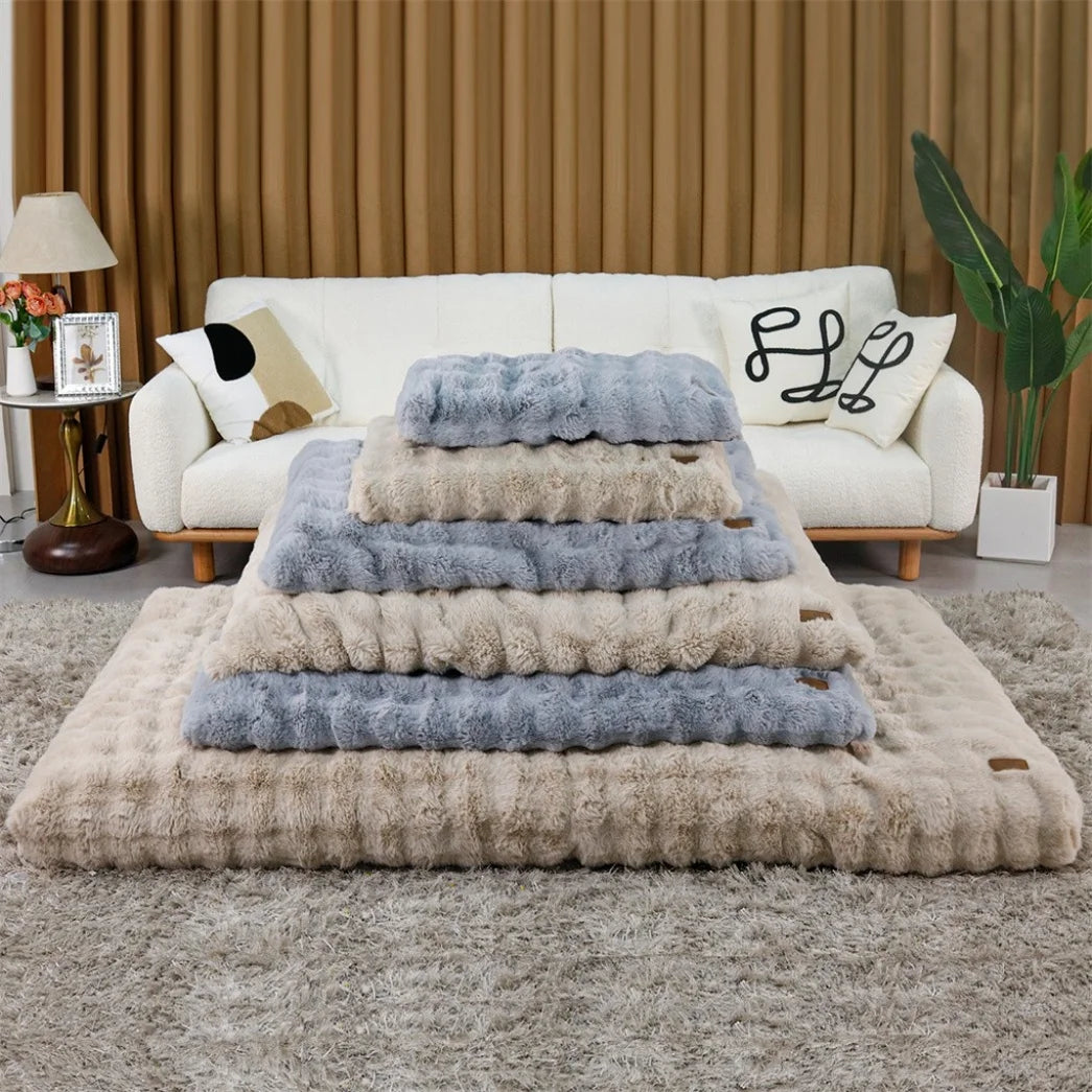 Large I YAN ultra plush dog bed with soft washable cushion, ideal for large dogs and puppies in crates or on the floor.