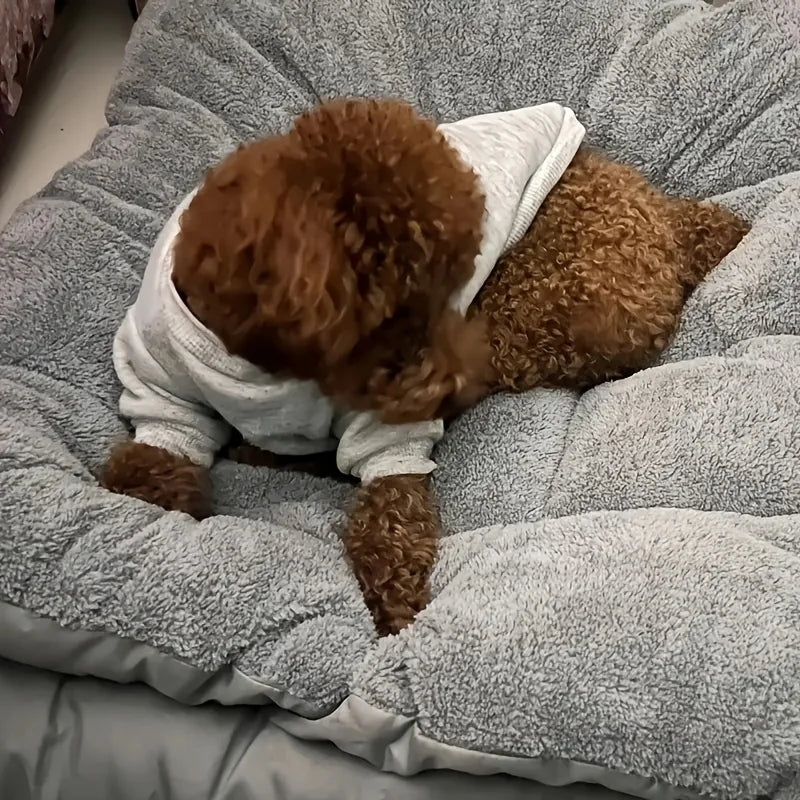 Oversized plush dog and cat bed by I YAN, ultra-soft rectangle pet mat suitable for all sizes, cozy and comfortable for pets.