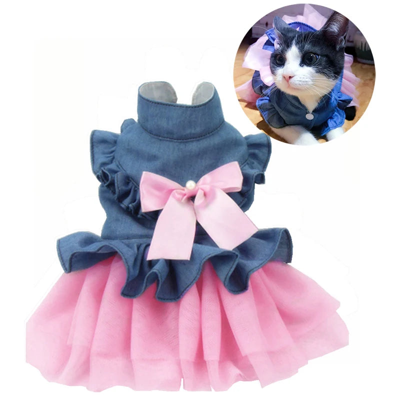 I YAN denim Sphynx cat dress with skirt, summer pet costume for female cats and kittens, featuring a playful Garfield design.