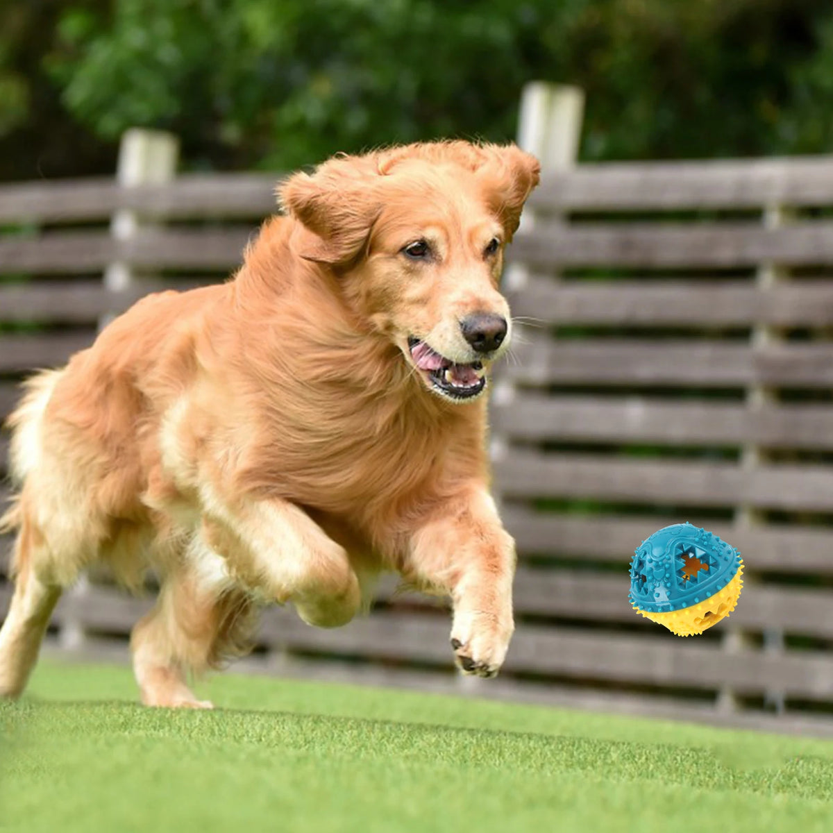I YAN dog chew toy with leaking food ball, grinding teeth, and sound features for interactive pet training and dental cleaning.