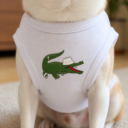 Small dog wearing I YAN crocodile-themed cap and singlet, stylish pet fashion for Chihuahua, Yorkie, and Frenchie in spring and summer.