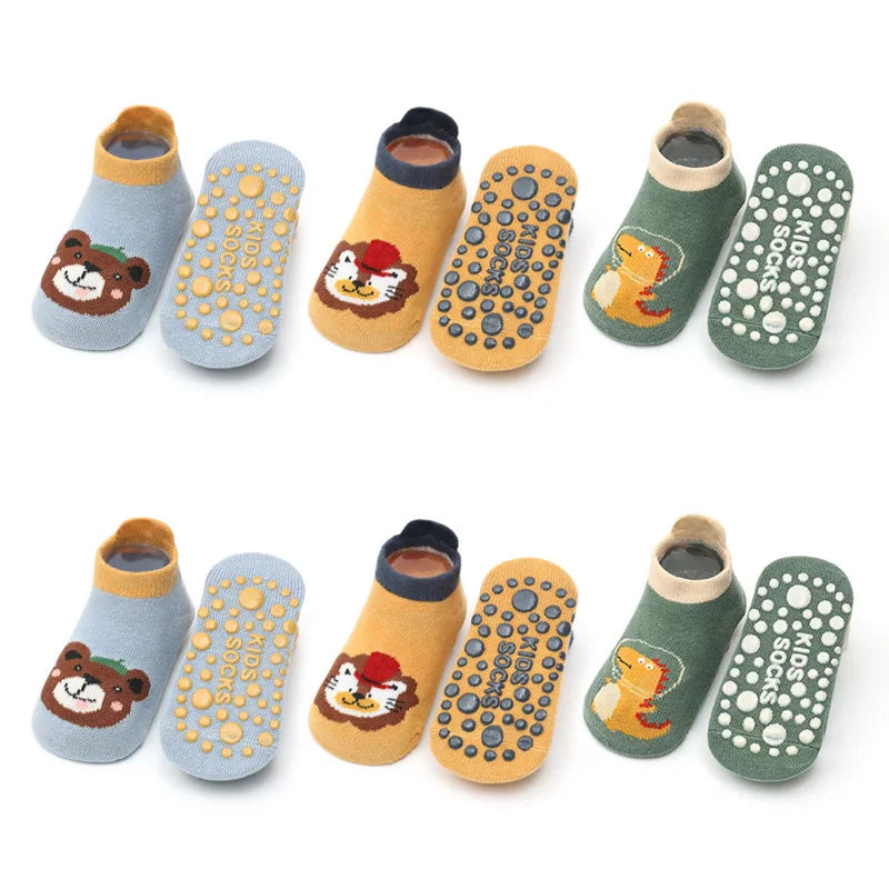 Six pairs of I YAN kids' cotton socks featuring cute cartoon animal patterns, breathable, non-slip, and comfortable for babies.