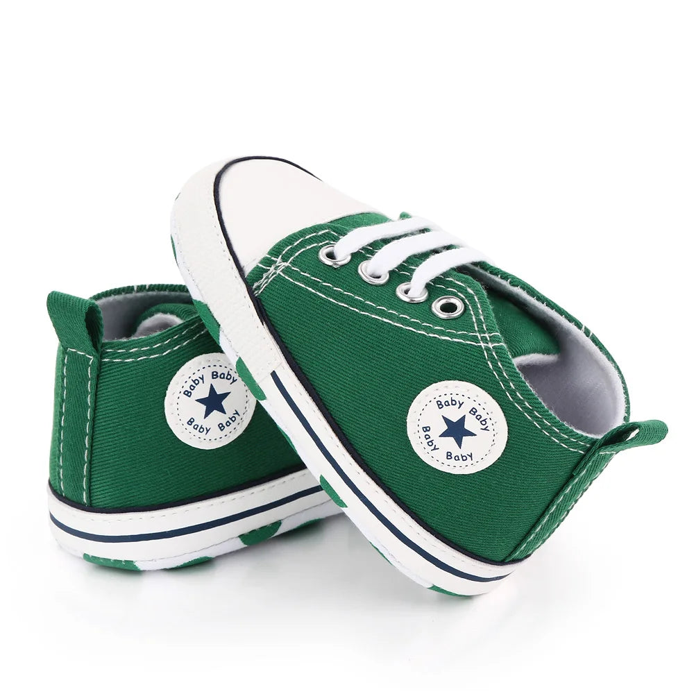 I YAN baby canvas sneakers for boys and girls, soft sole non-slip toddler shoes for first steps and casual walking.
